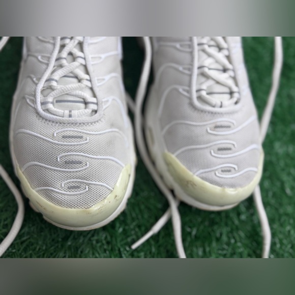Nike Air Max Plus
White Pure Platinum‎ (Women's) Size 8 - Picture 2 of 8